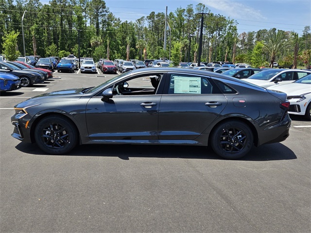 Vehicle image 4 of 22