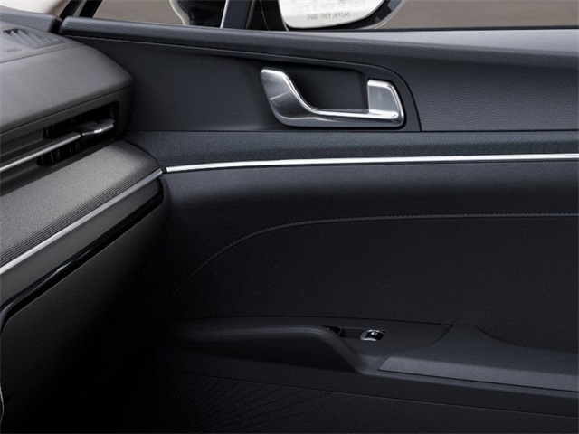 Vehicle image 17 of 26