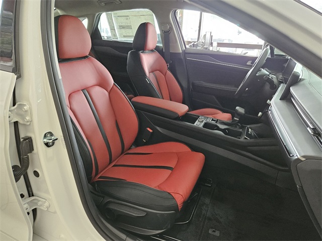 Vehicle image 8 of 20
