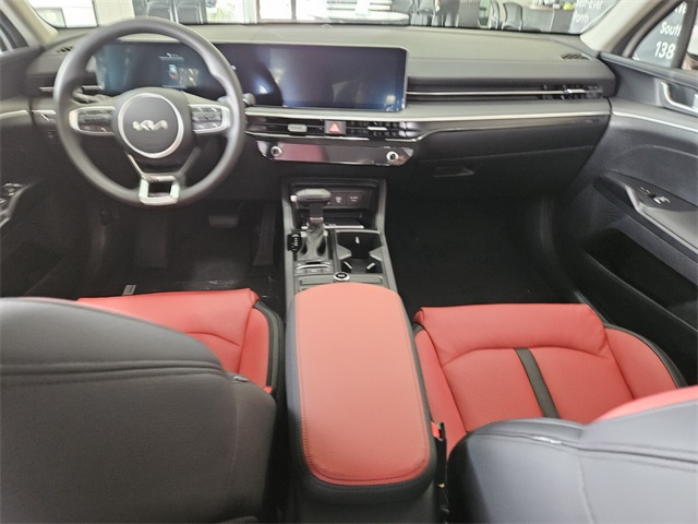 Vehicle image 11 of 20