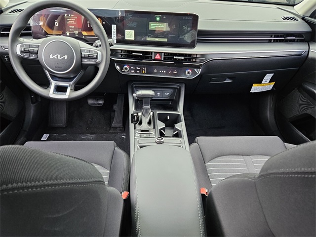 Vehicle image 11 of 22
