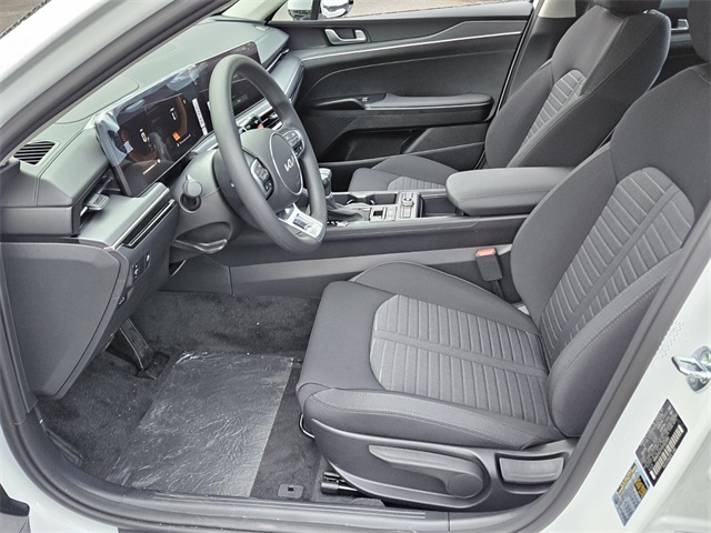 Vehicle image 9 of 22