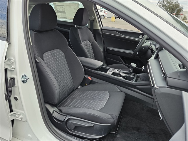 Vehicle image 8 of 22