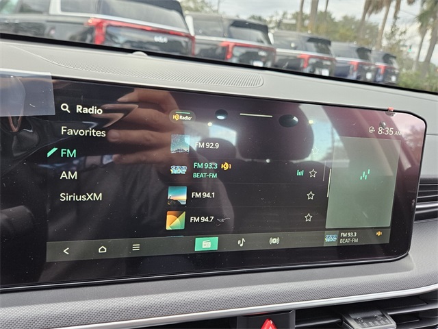 Vehicle image 14 of 22
