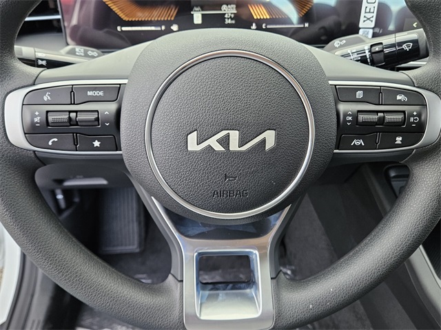 Vehicle image 12 of 22