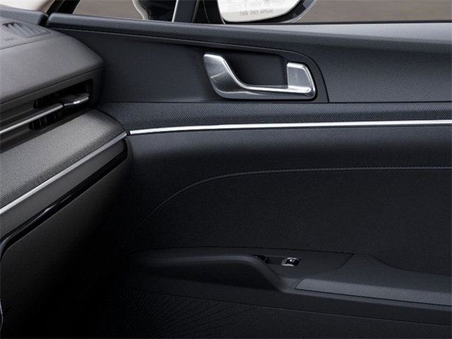 Vehicle image 25 of 27