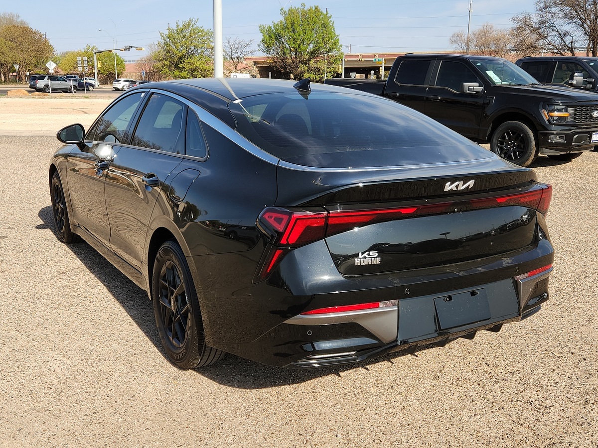 Vehicle image 4 of 12