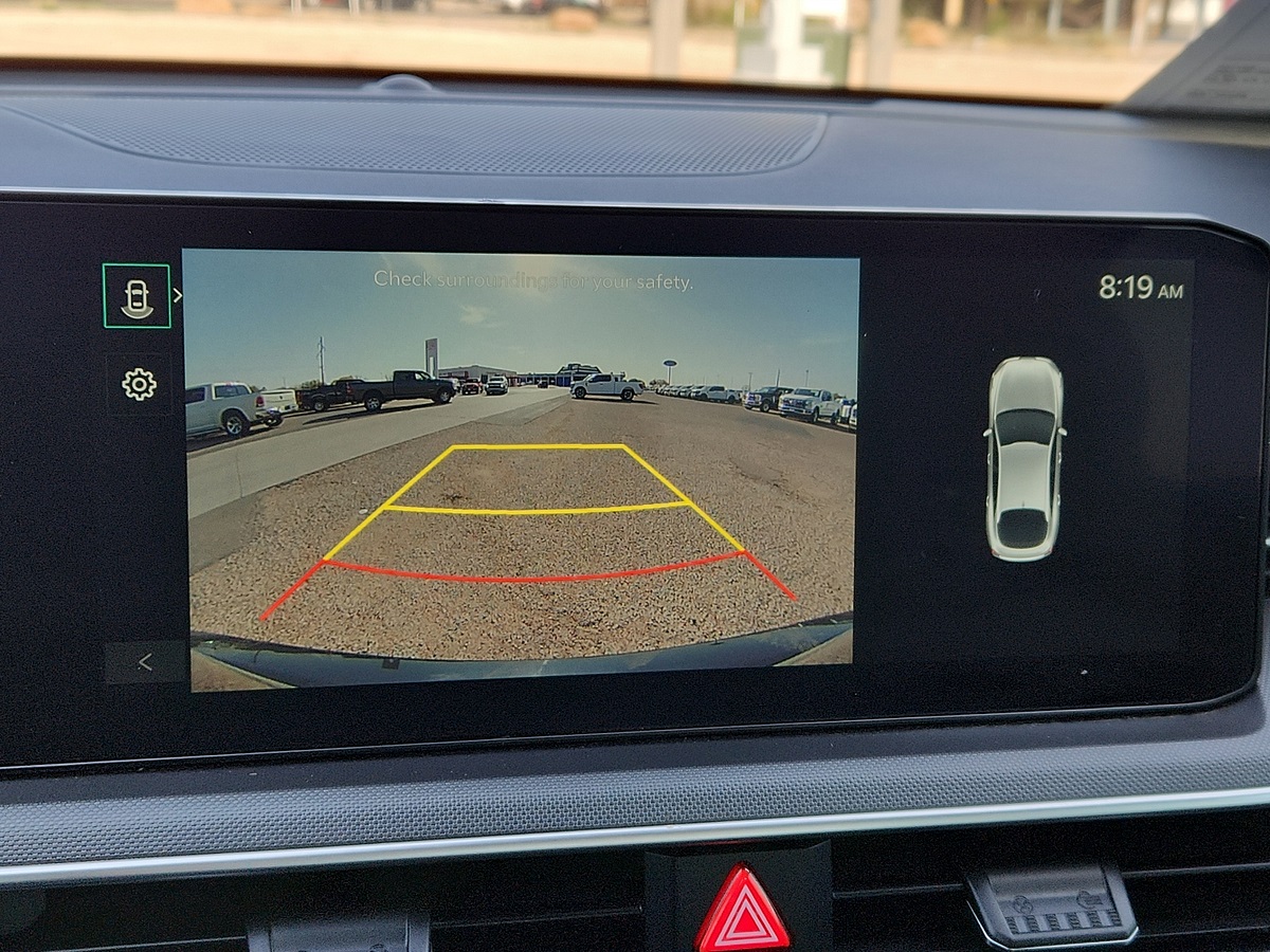 Vehicle image 8 of 12