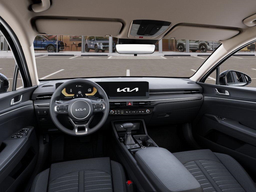 Vehicle image 15 of 27