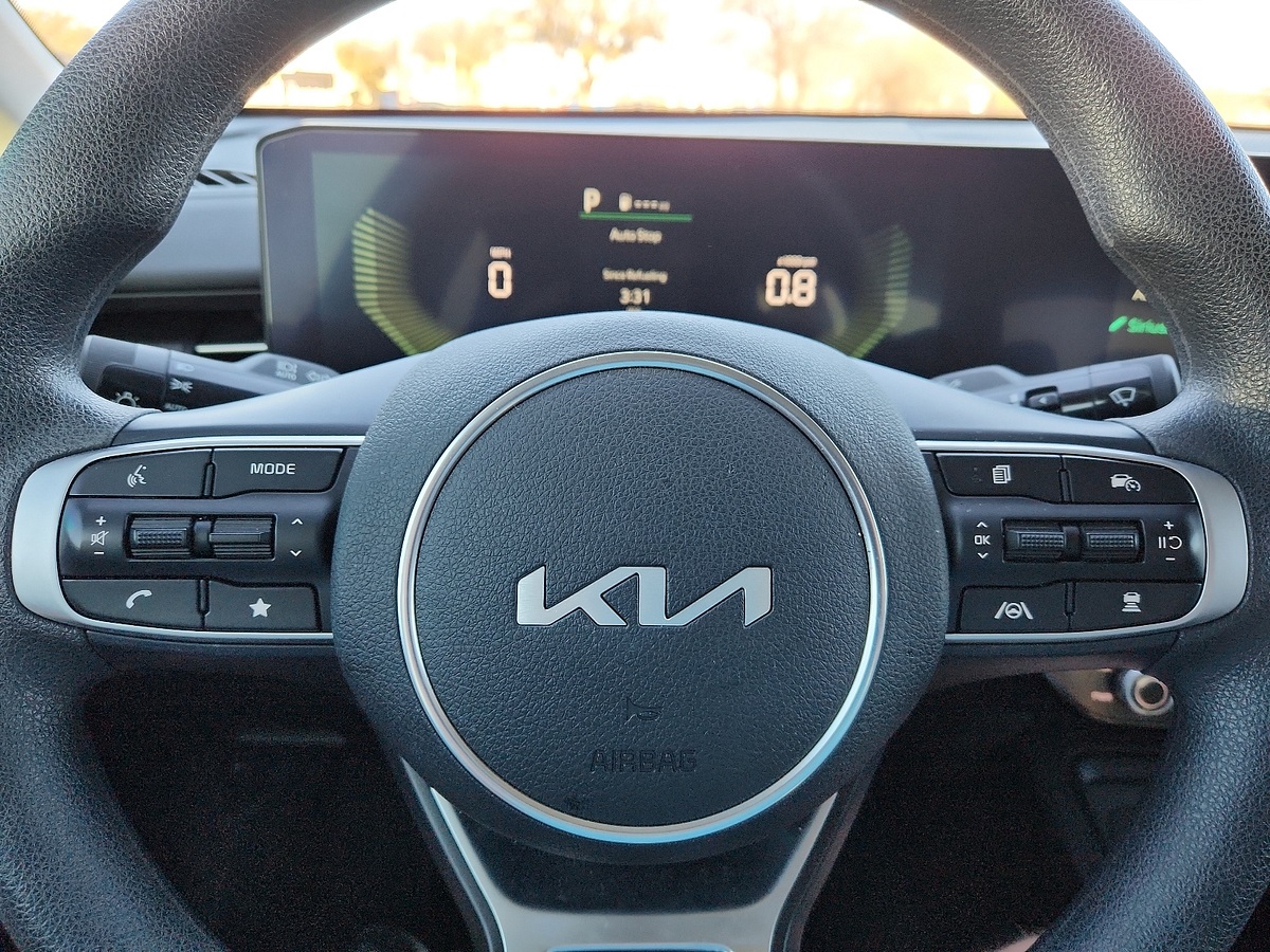 Vehicle image 11 of 12