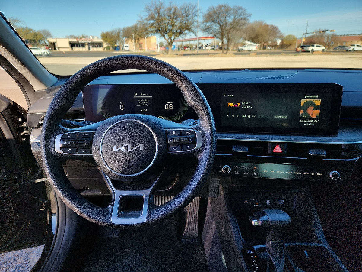 Vehicle image 6 of 12