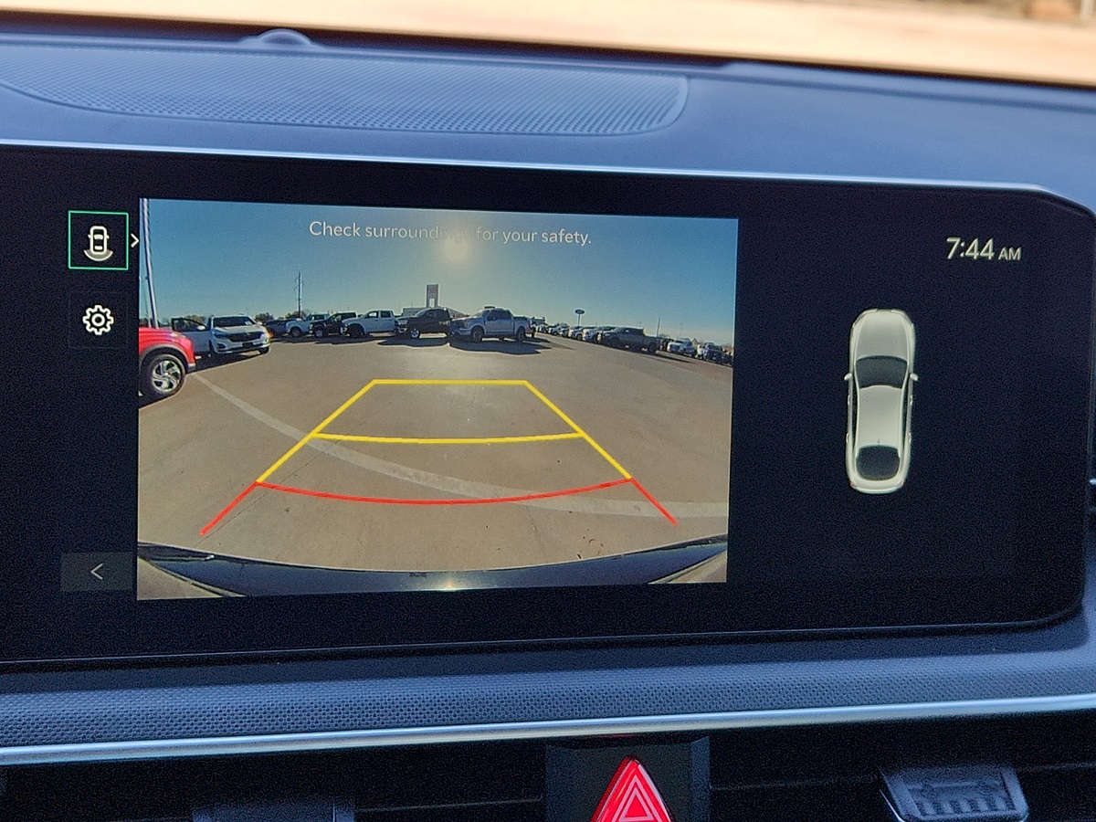 Vehicle image 8 of 12