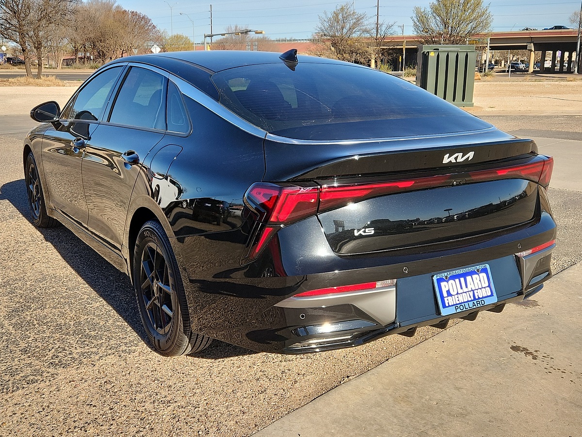 Vehicle image 4 of 12