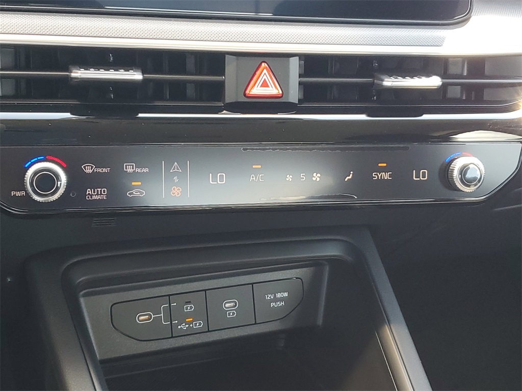 Vehicle image 17 of 27