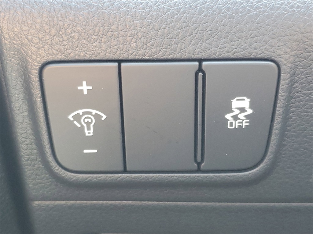 Vehicle image 18 of 27