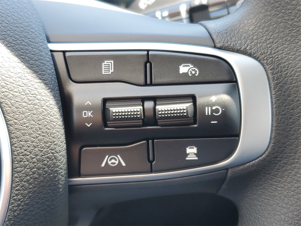 Vehicle image 12 of 27