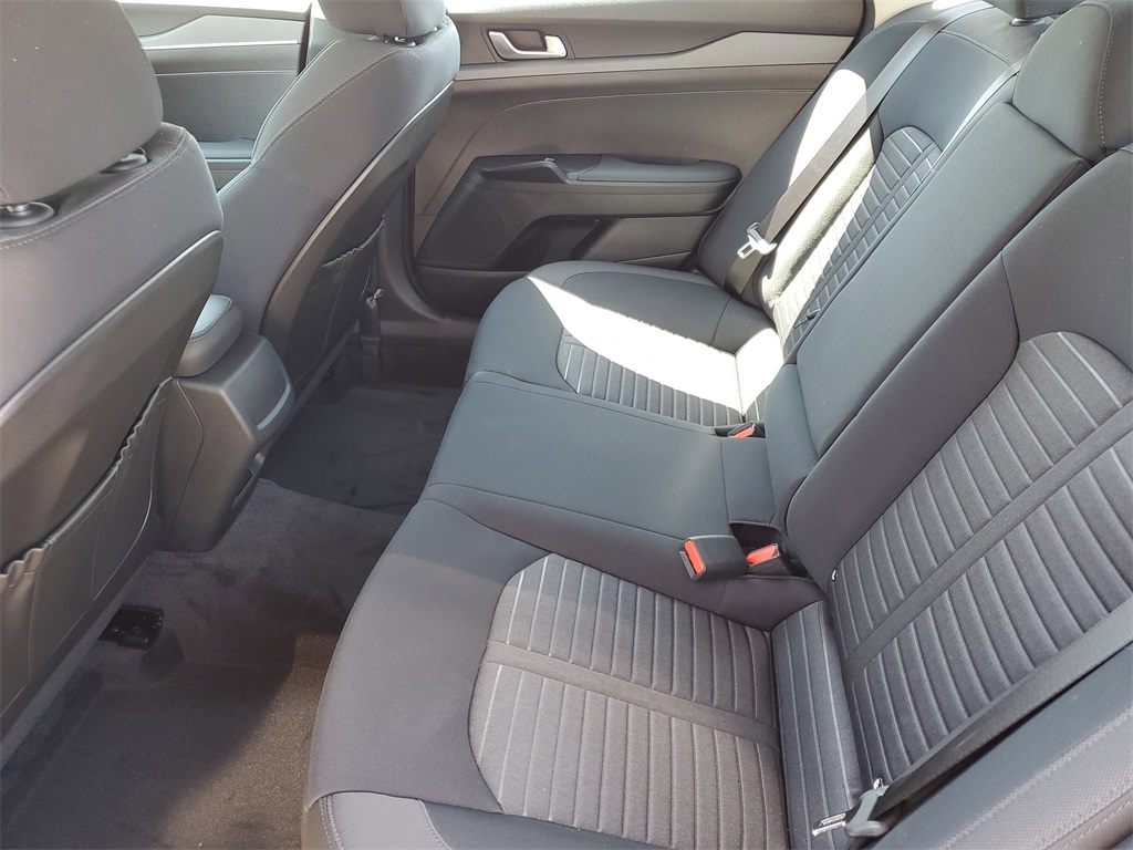 Vehicle image 19 of 27