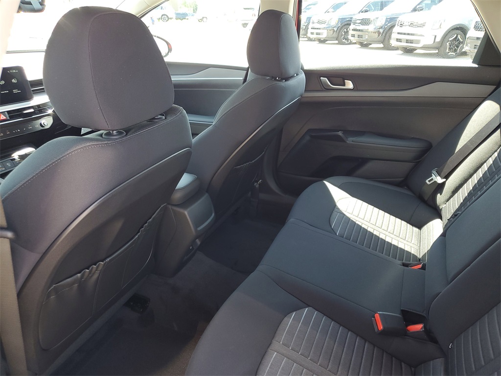 Vehicle image 20 of 27