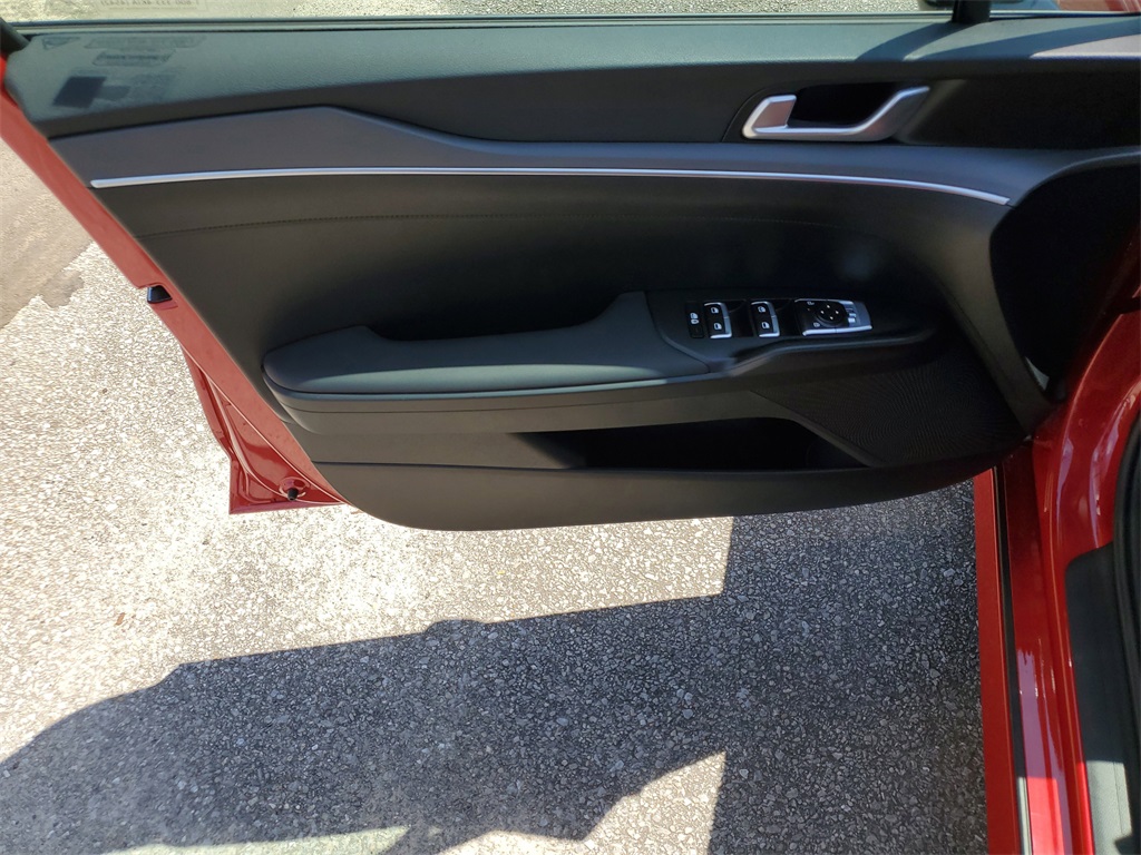 Vehicle image 8 of 27