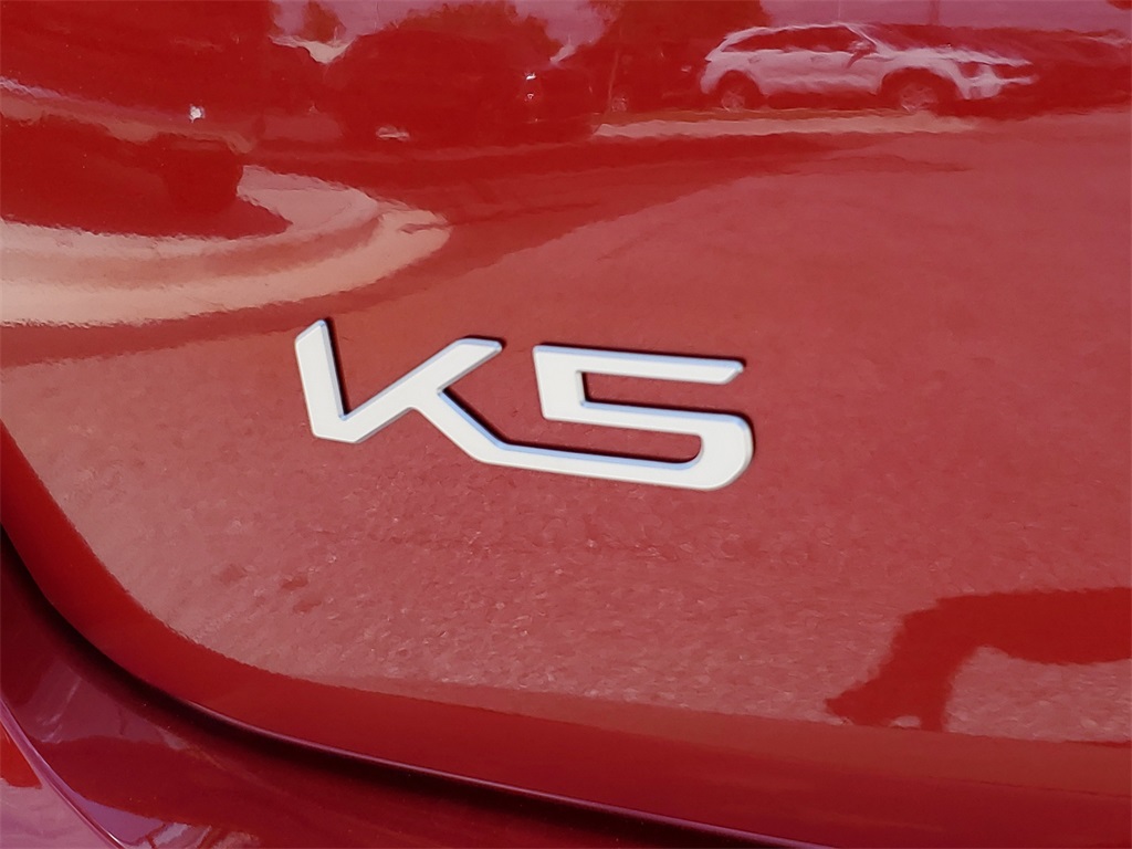 Vehicle image 25 of 27