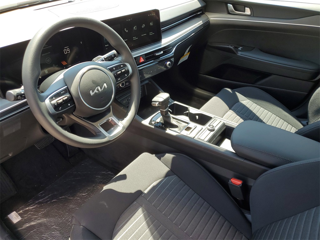 Vehicle image 6 of 27