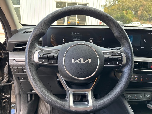 2025 Kia K5 LXS Image 21 of 22