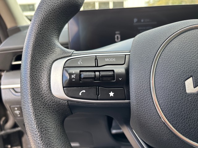 2025 Kia K5 LXS Image 14 of 22