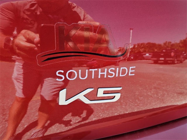 Vehicle image 14 of 22