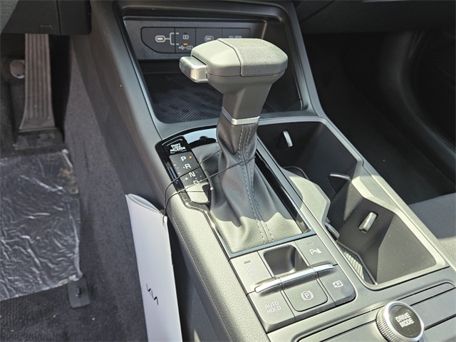 Vehicle image 17 of 22