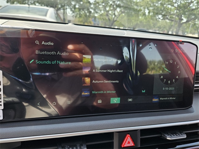 Vehicle image 16 of 22