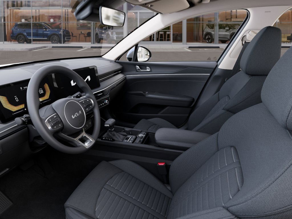 Vehicle image 17 of 27