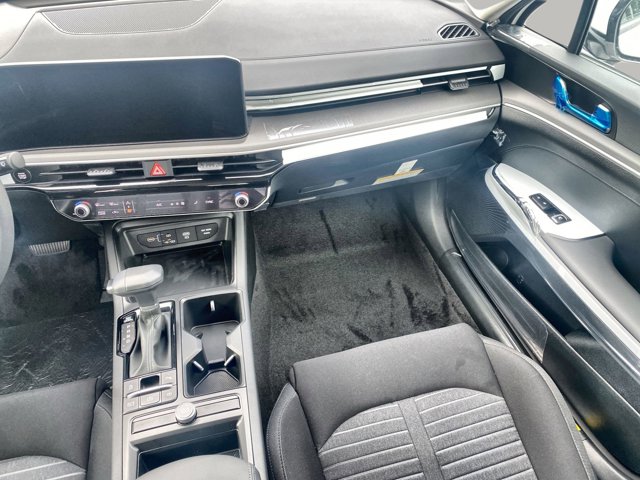 Vehicle image 13 of 31