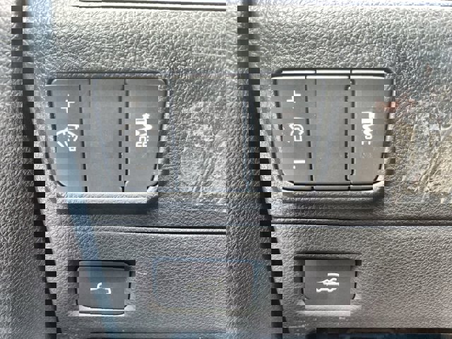 Vehicle image 24 of 31