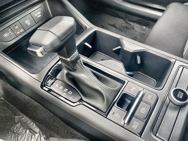 Vehicle image 23 of 31