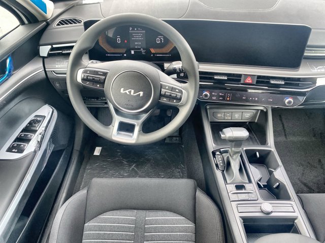 Vehicle image 11 of 31
