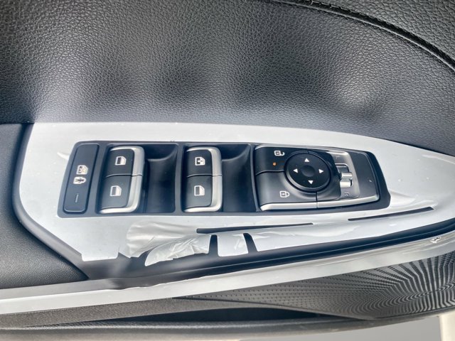 Vehicle image 15 of 31
