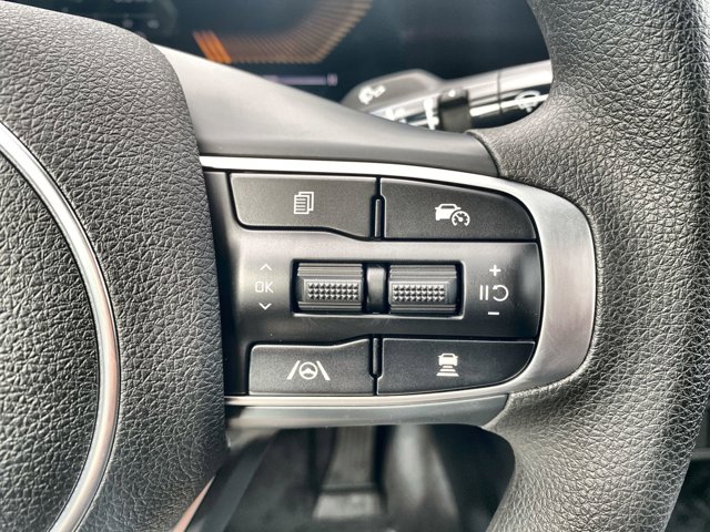 Vehicle image 26 of 31