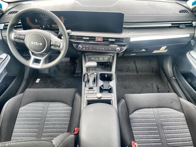 Vehicle image 10 of 31