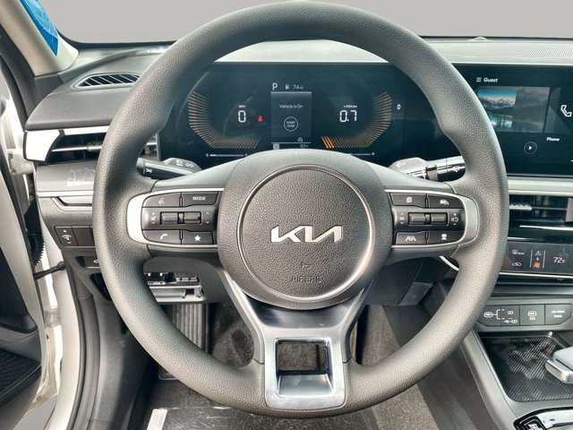 Vehicle image 27 of 31