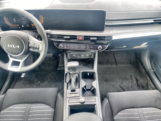 Vehicle image 12 of 31