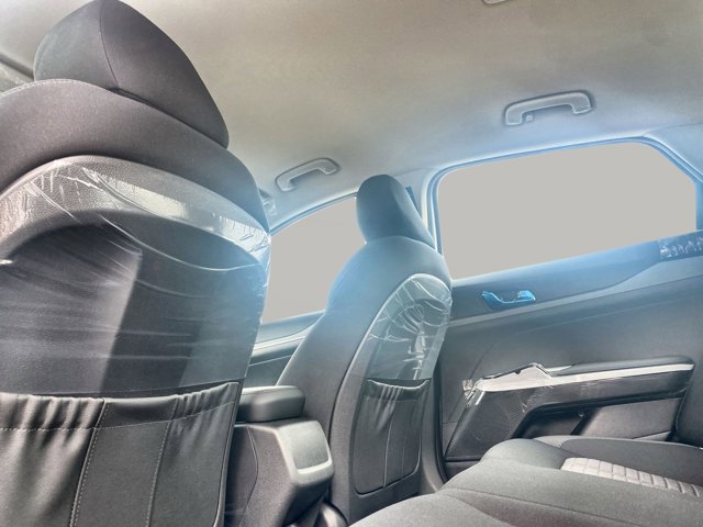 Vehicle image 14 of 31