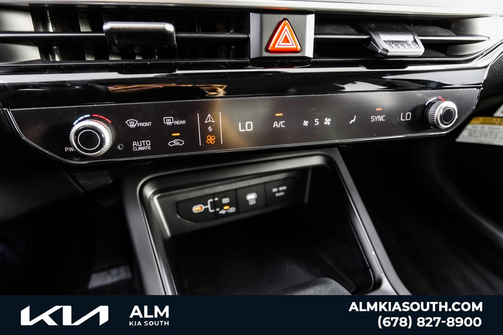 Vehicle image 33 of 90