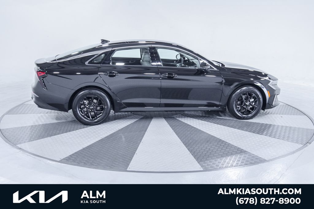 Vehicle image 7 of 90
