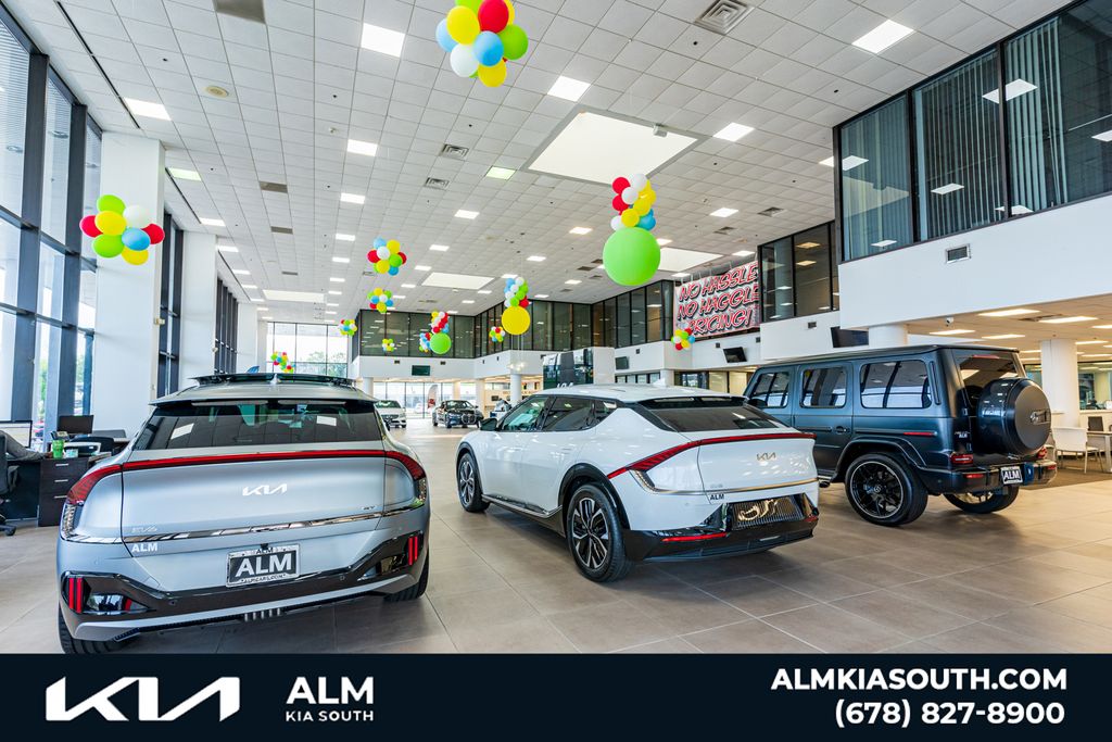 Vehicle image 77 of 90