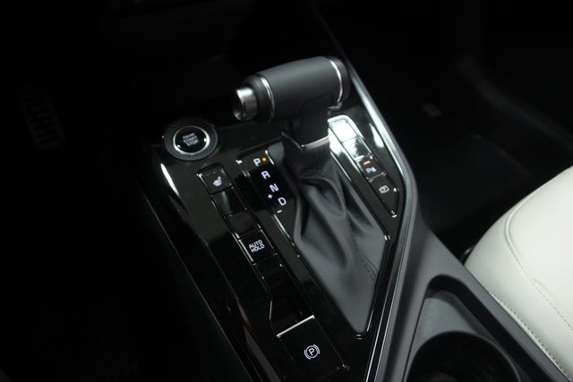 Vehicle image 30 of 44