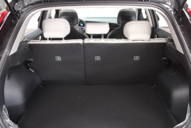 Vehicle image 19 of 44