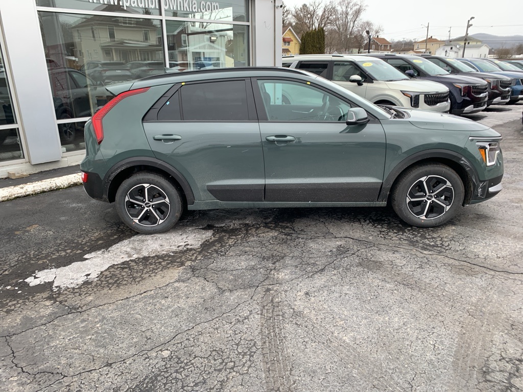 Vehicle image 7 of 32