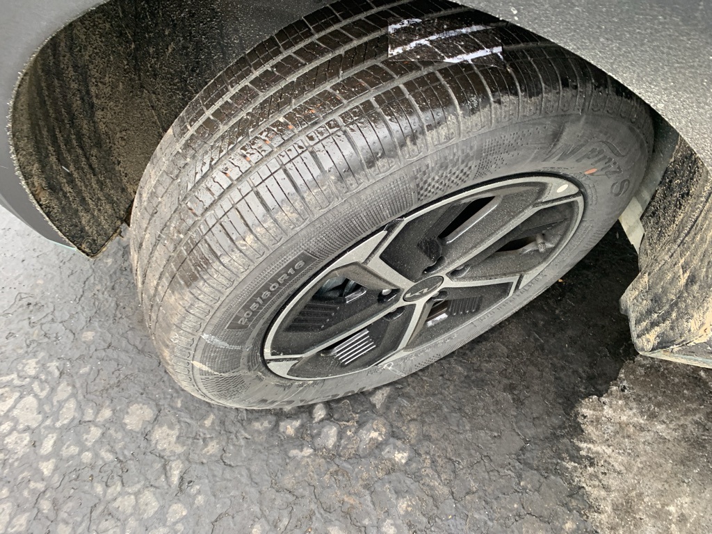 Vehicle image 31 of 32