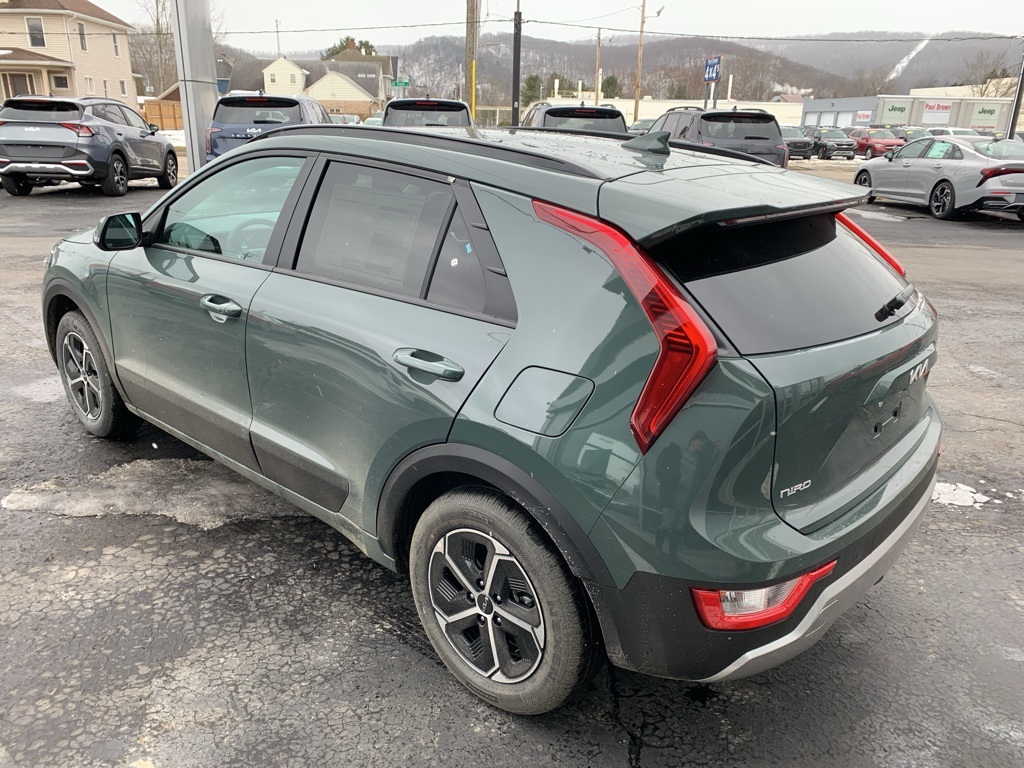 Vehicle image 8 of 32
