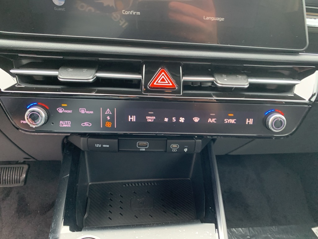 Vehicle image 11 of 32